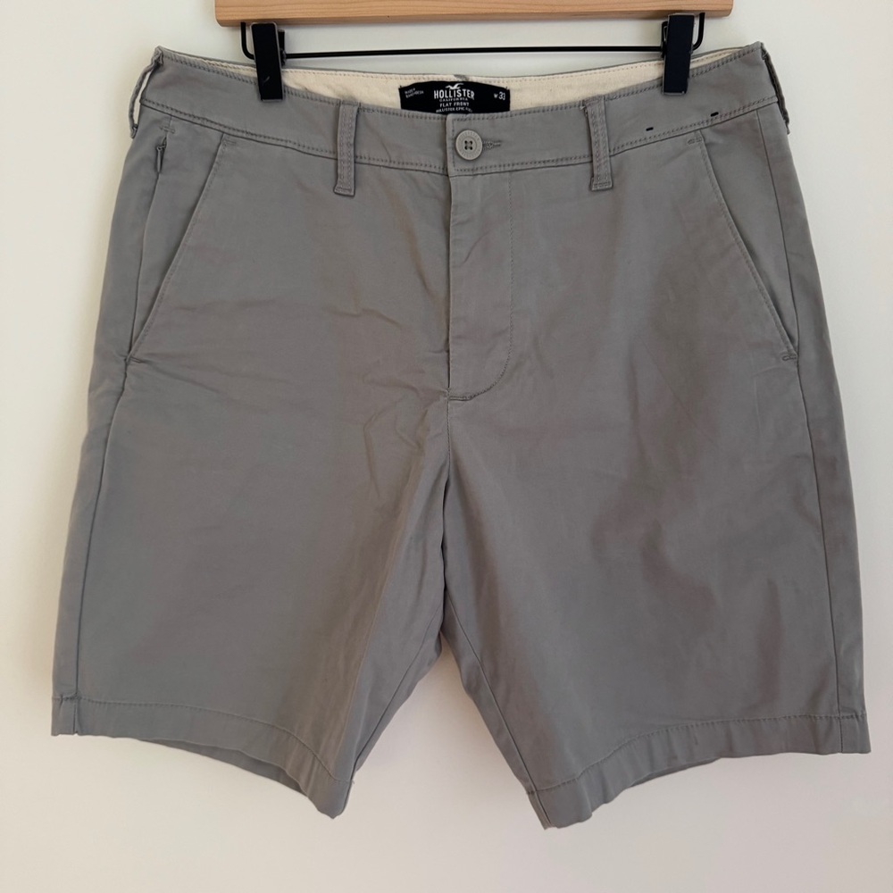 Hollister Men’s Flat Front Epic Flex Chino Shorts Gray Size 33